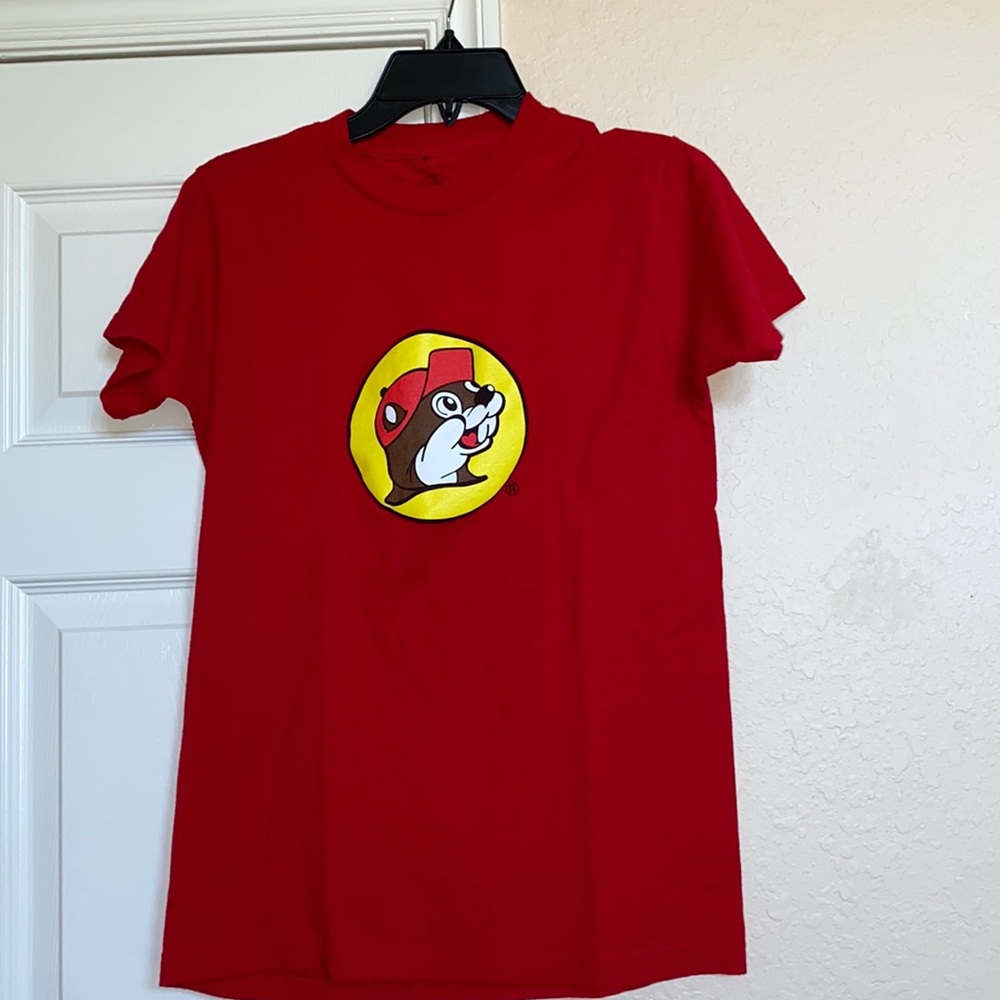 Bucees Small Red Tee